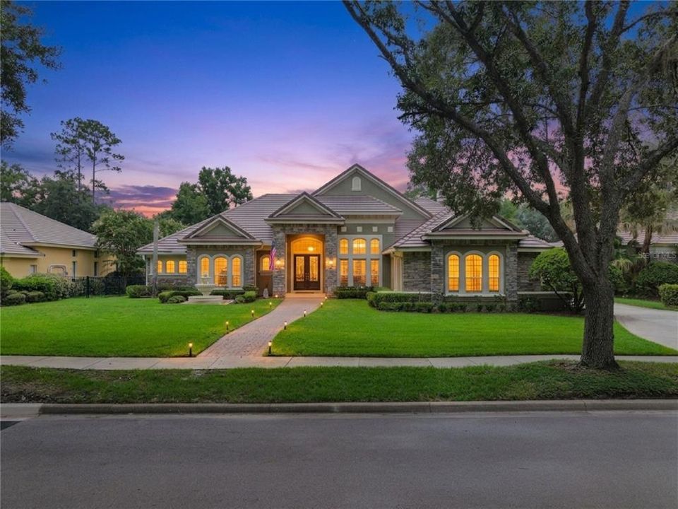 For Sale: $2,500,000 (5 beds, 6 baths, 5629 Square Feet)