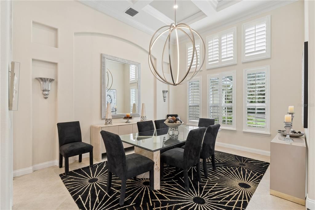 For Sale: $2,500,000 (5 beds, 6 baths, 5629 Square Feet)