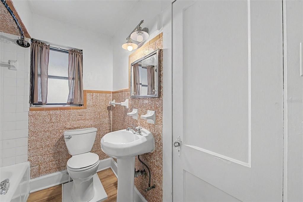 На продажу: $375,000 (3 спален, 2 ванн, 1496 Квадратных фут)