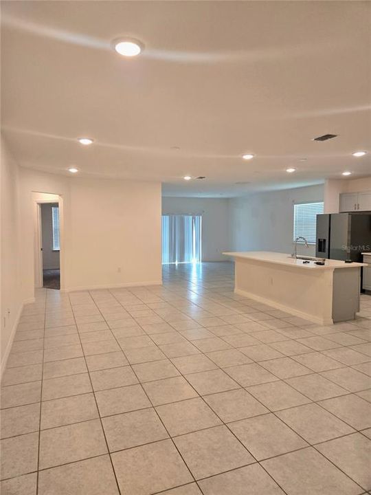 En Venta: $339,900 (4 camas, 2 baños, 1874 Pies cuadrados)