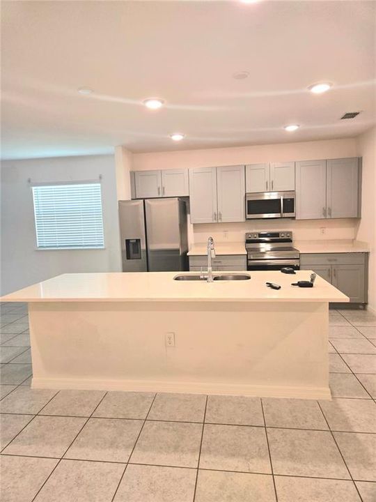 En Venta: $339,900 (4 camas, 2 baños, 1874 Pies cuadrados)