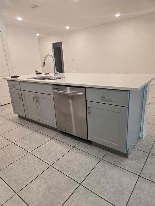 En Venta: $339,900 (4 camas, 2 baños, 1874 Pies cuadrados)
