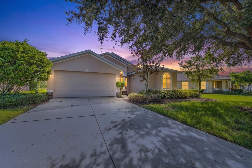 For Sale: $324,900 (3 beds, 2 baths, 1696 Square Feet)