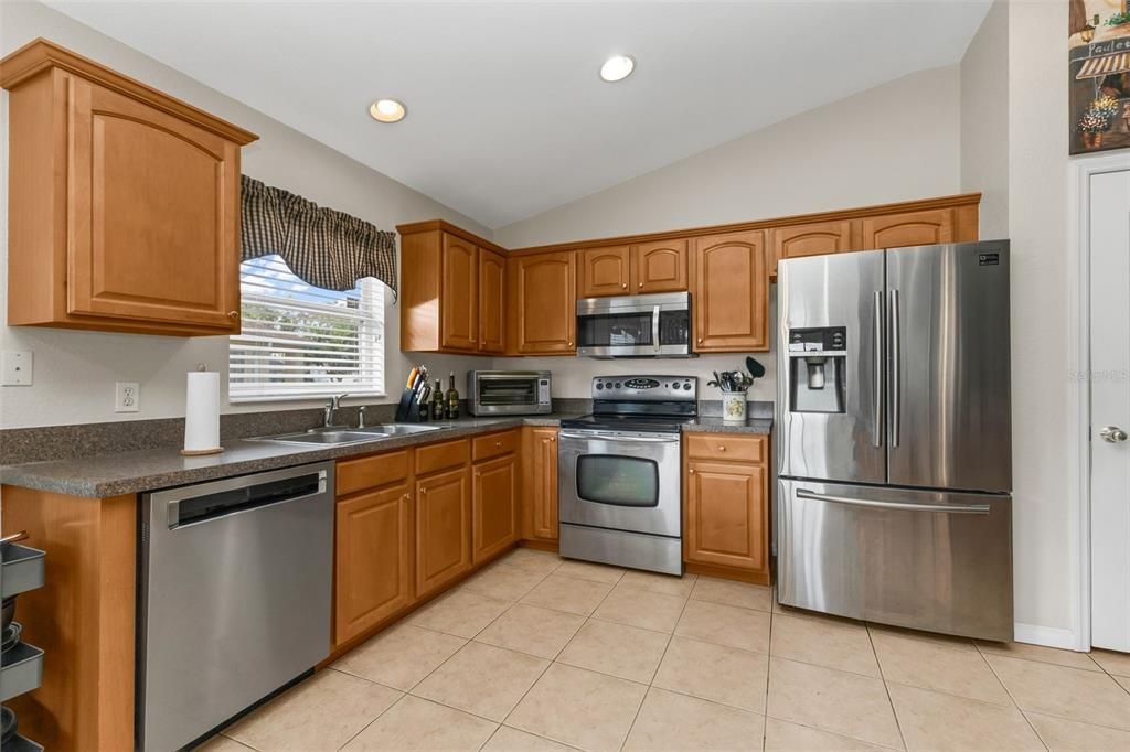 For Sale: $324,900 (3 beds, 2 baths, 1696 Square Feet)