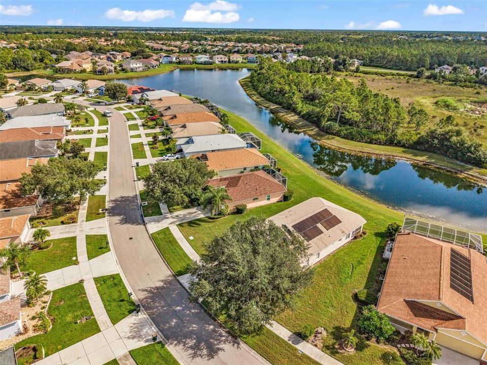 For Sale: $324,900 (3 beds, 2 baths, 1696 Square Feet)
