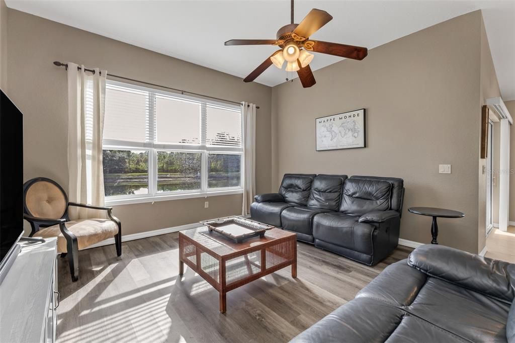 For Sale: $324,900 (3 beds, 2 baths, 1696 Square Feet)