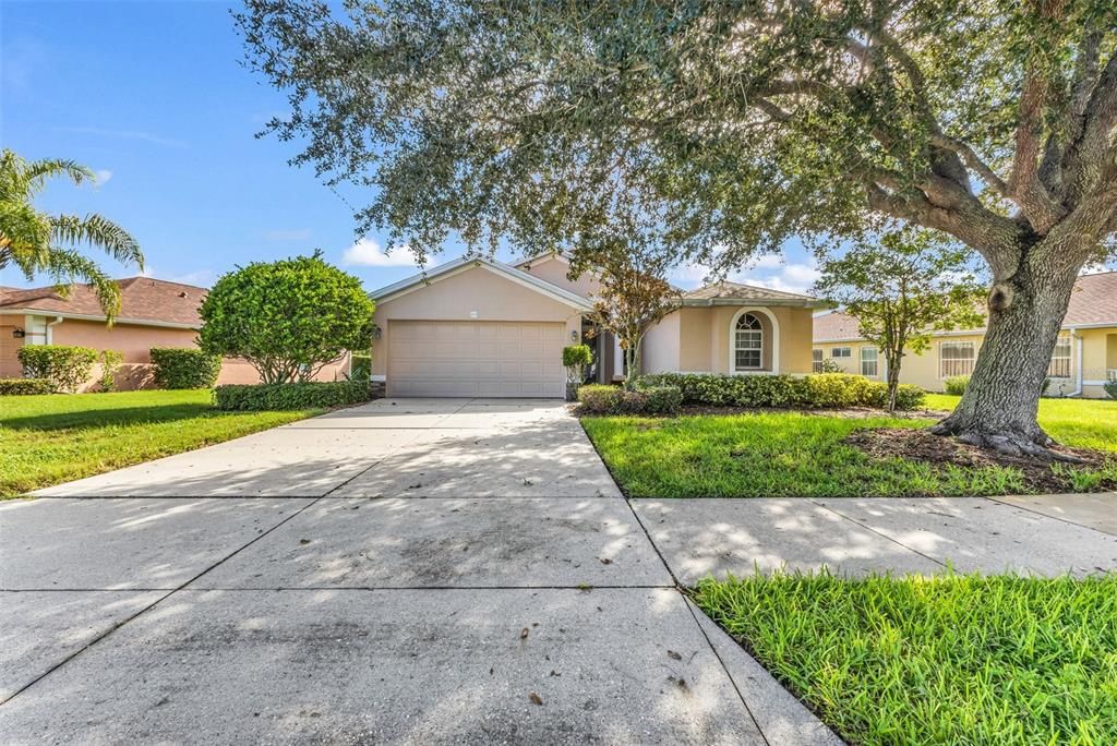 For Sale: $324,900 (3 beds, 2 baths, 1696 Square Feet)