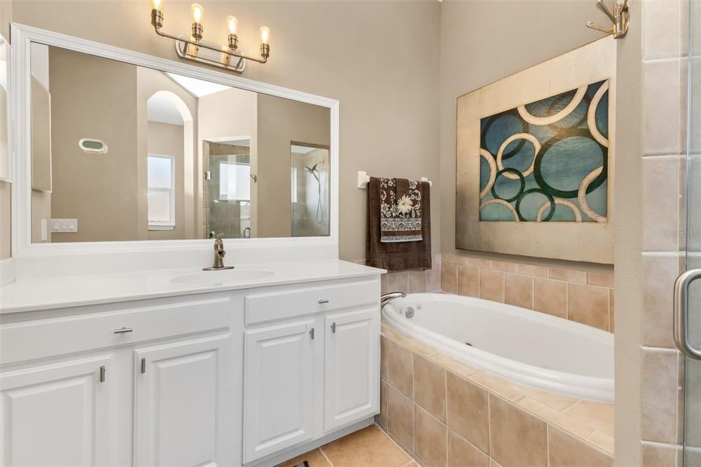 For Sale: $324,900 (3 beds, 2 baths, 1696 Square Feet)