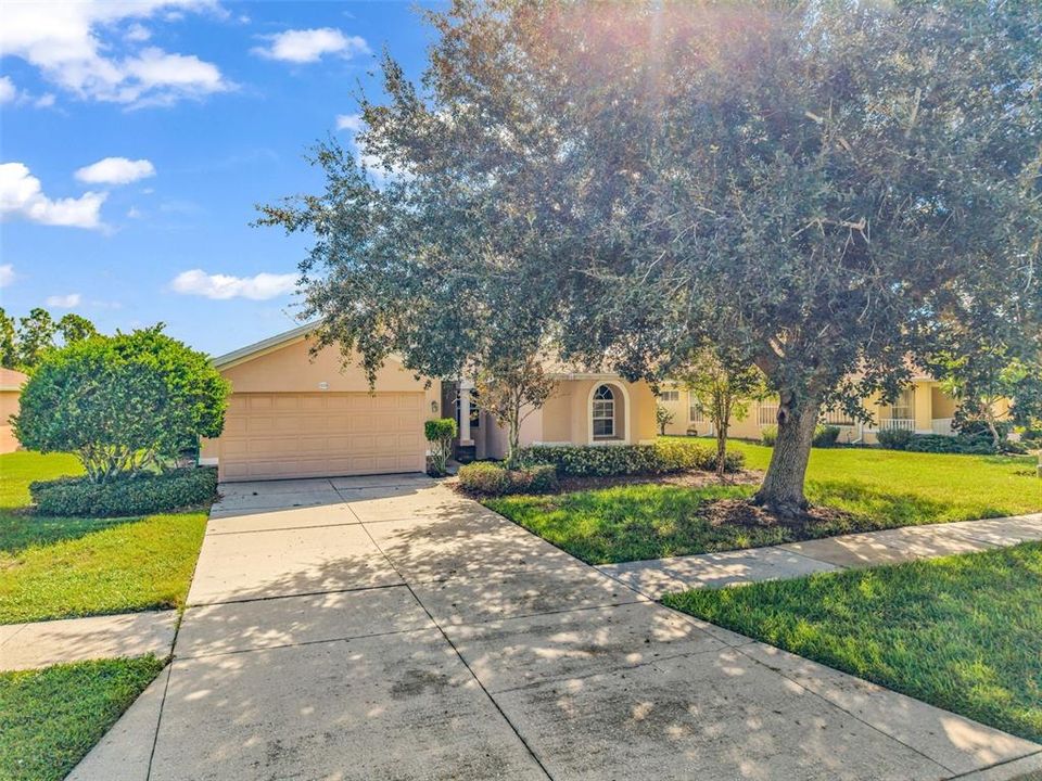 For Sale: $324,900 (3 beds, 2 baths, 1696 Square Feet)