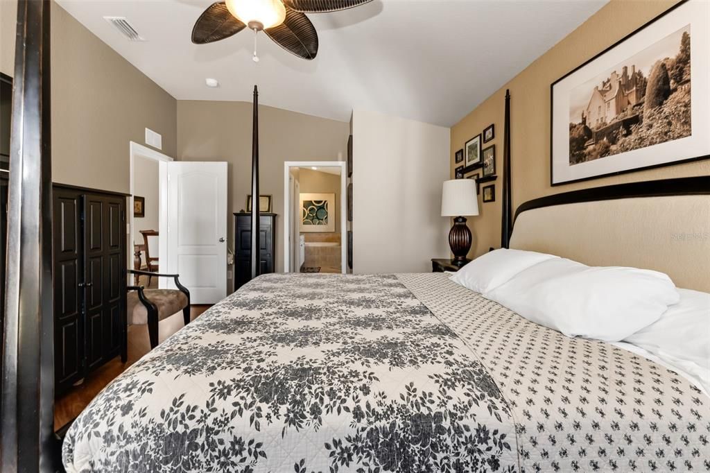 For Sale: $324,900 (3 beds, 2 baths, 1696 Square Feet)