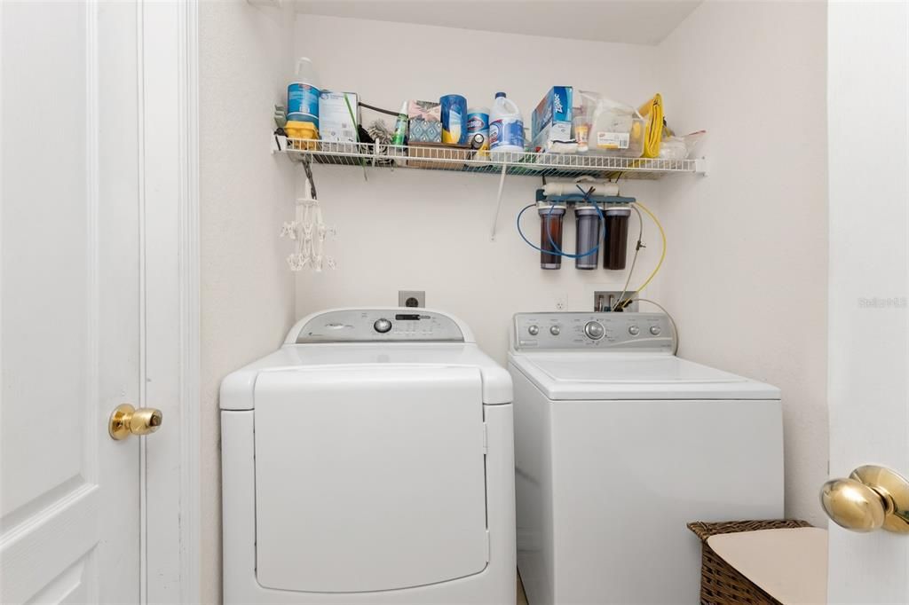 For Sale: $324,900 (3 beds, 2 baths, 1696 Square Feet)