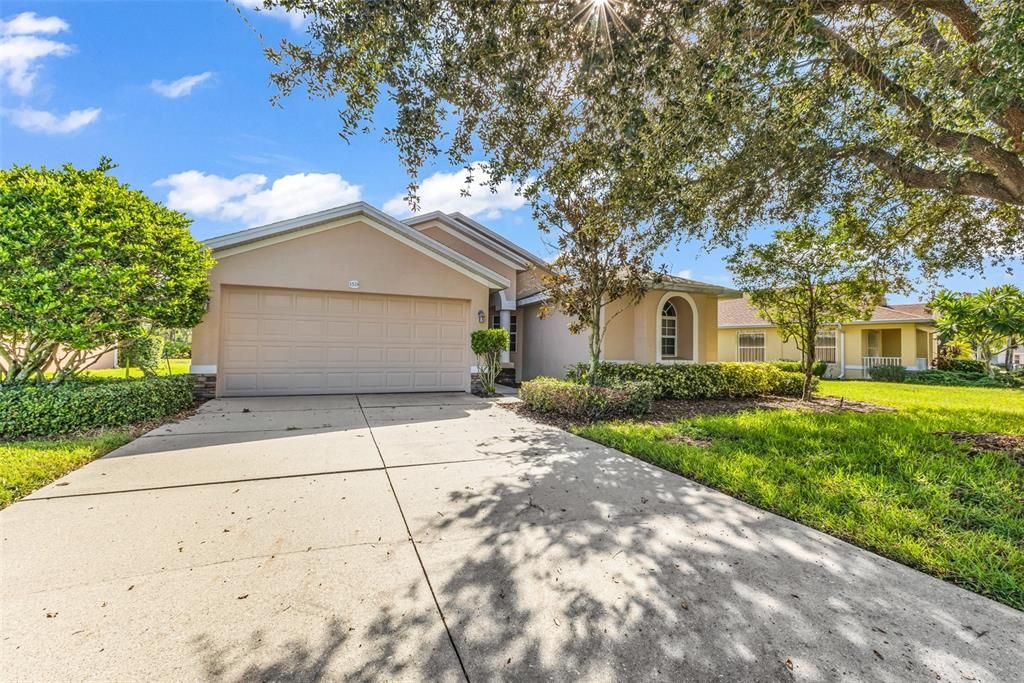 For Sale: $324,900 (3 beds, 2 baths, 1696 Square Feet)