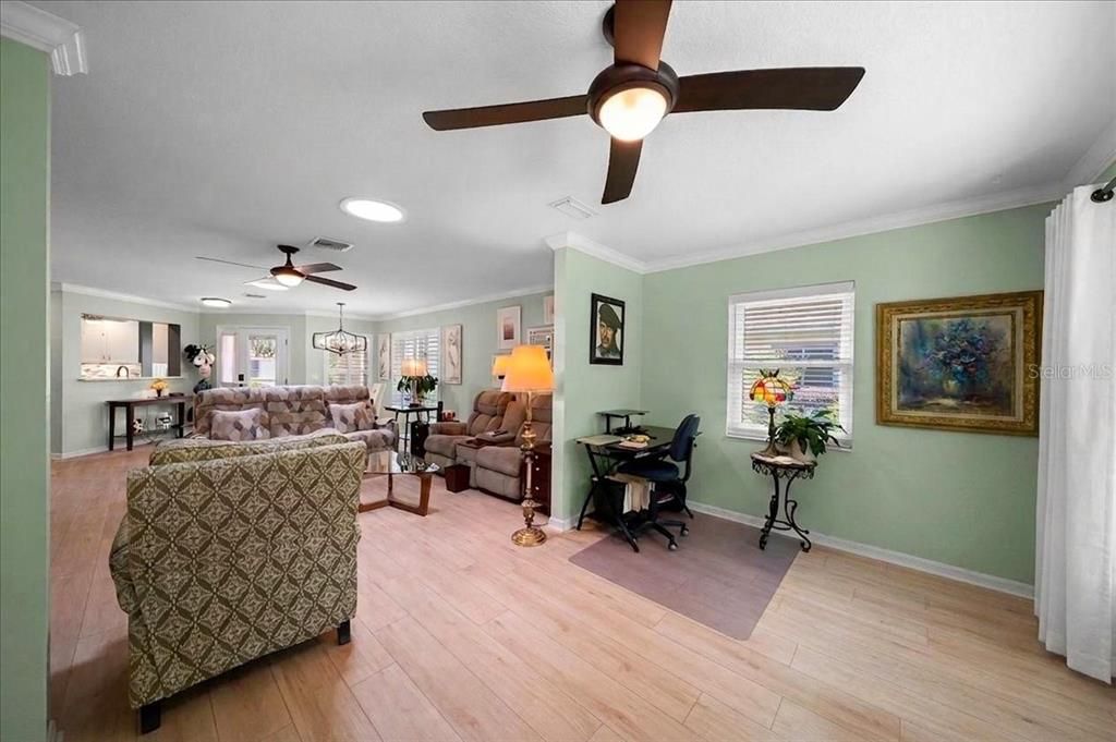 На продажу: $259,999 (2 спален, 2 ванн, 1579 Квадратных фут)
