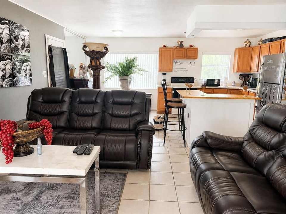 For Sale: $175,000 (3 beds, 1 baths, 1040 Square Feet)