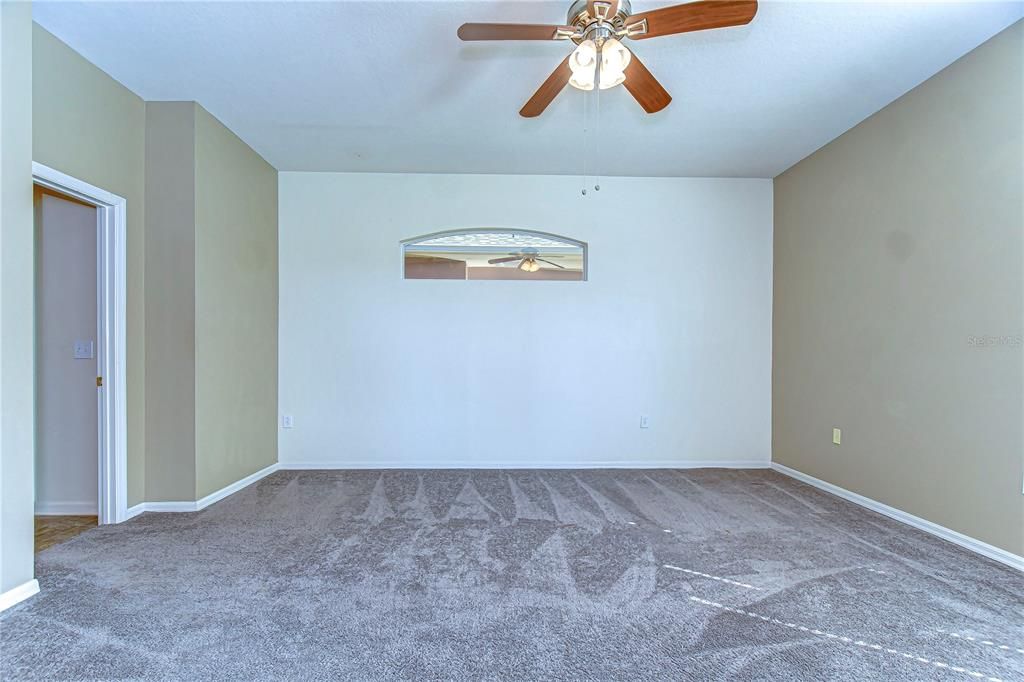 En Renta: $2,795 (4 camas, 3 baños, 2645 Pies cuadrados)