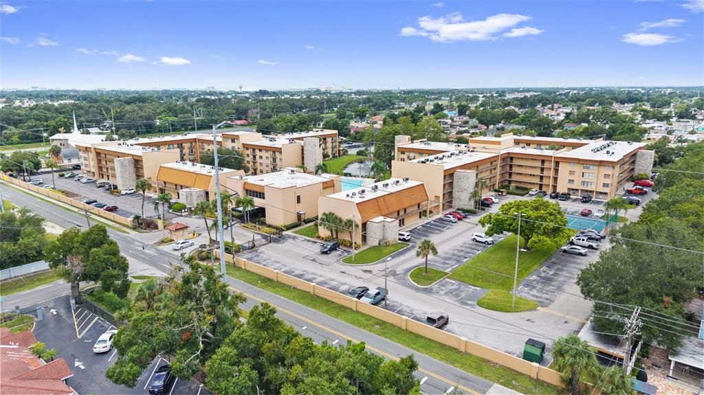 На продажу: $110,000 (1 спален, 1 ванн, 833 Квадратных фут)