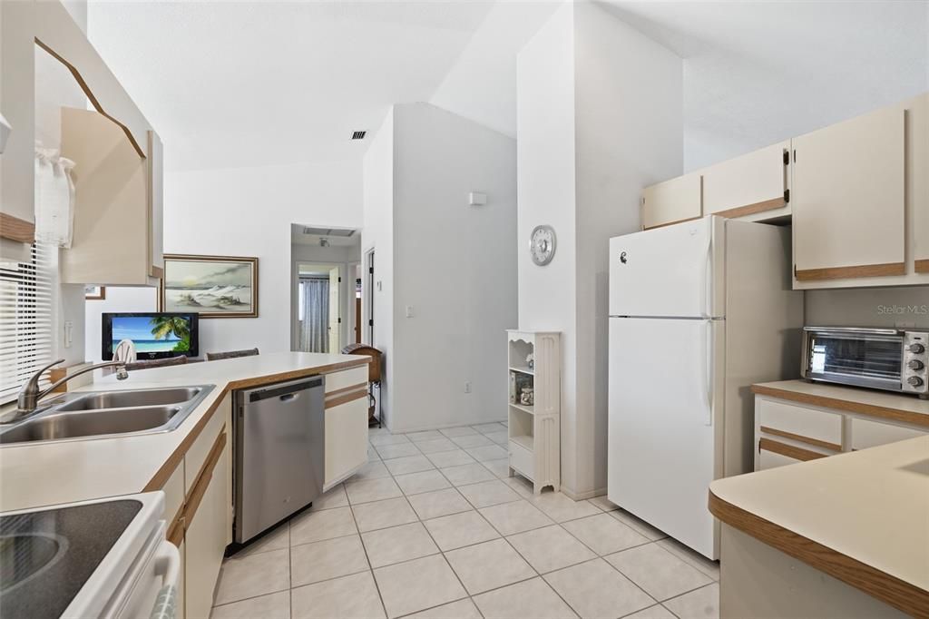 На продажу: $349,000 (3 спален, 2 ванн, 1741 Квадратных фут)