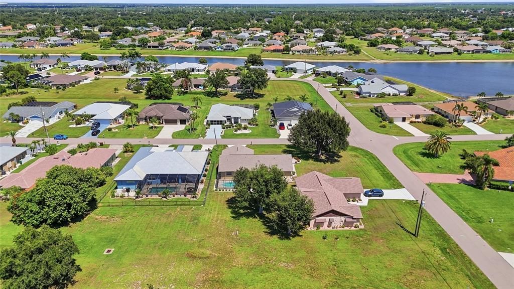 На продажу: $349,000 (3 спален, 2 ванн, 1741 Квадратных фут)