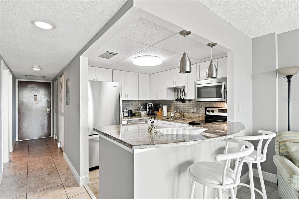For Sale: $165,000 (1 beds, 1 baths, 822 Square Feet)