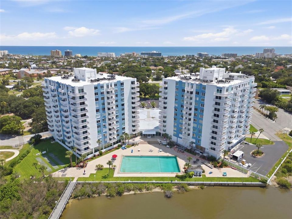 For Sale: $165,000 (1 beds, 1 baths, 822 Square Feet)