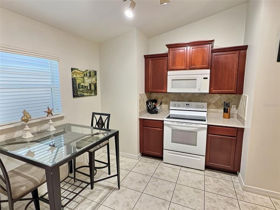 En Venta: $365,000 (5 camas, 3 baños, 1680 Pies cuadrados)