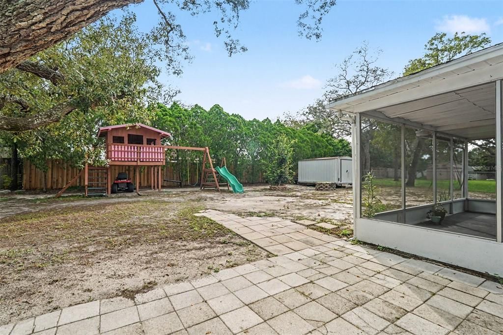 For Sale: $255,000 (2 beds, 2 baths, 1102 Square Feet)