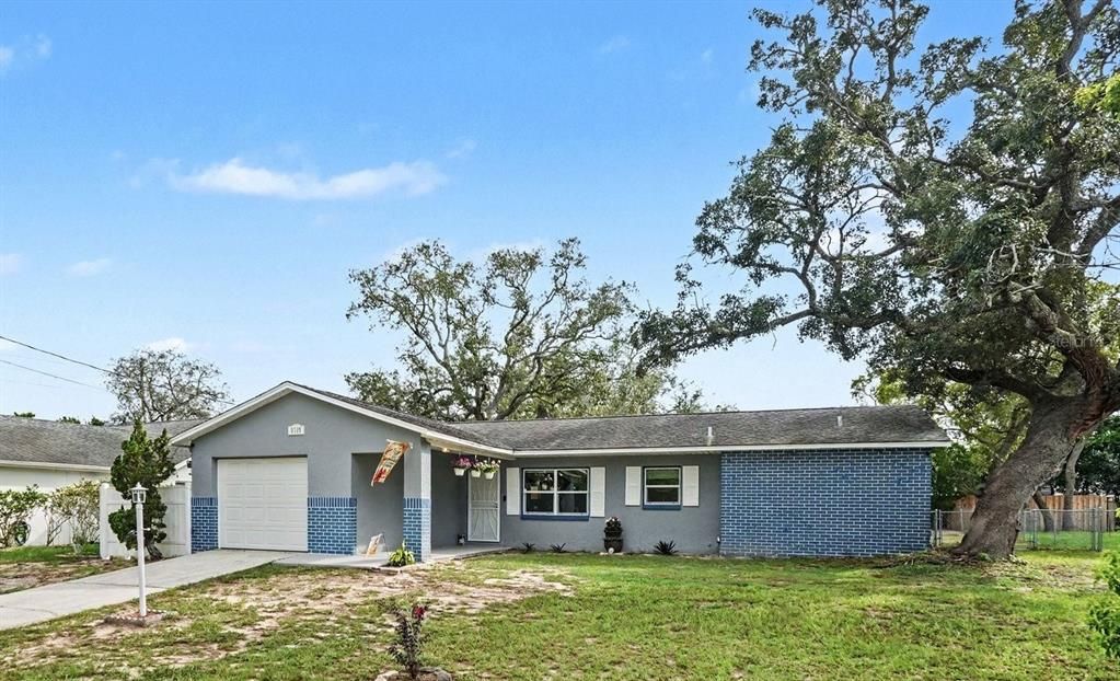 For Sale: $255,000 (2 beds, 2 baths, 1102 Square Feet)