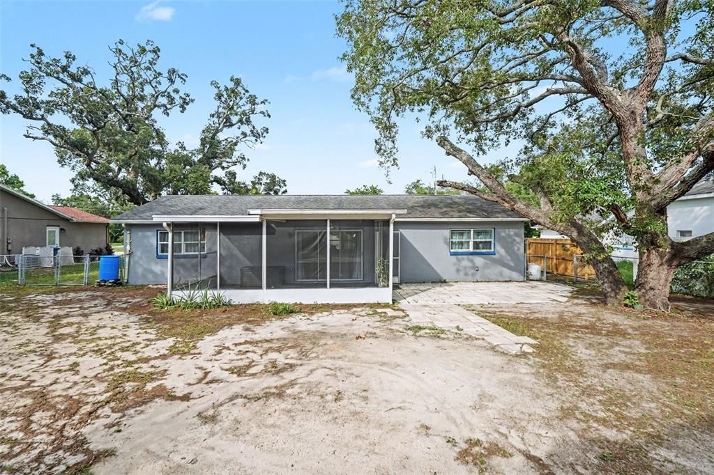 For Sale: $255,000 (2 beds, 2 baths, 1102 Square Feet)