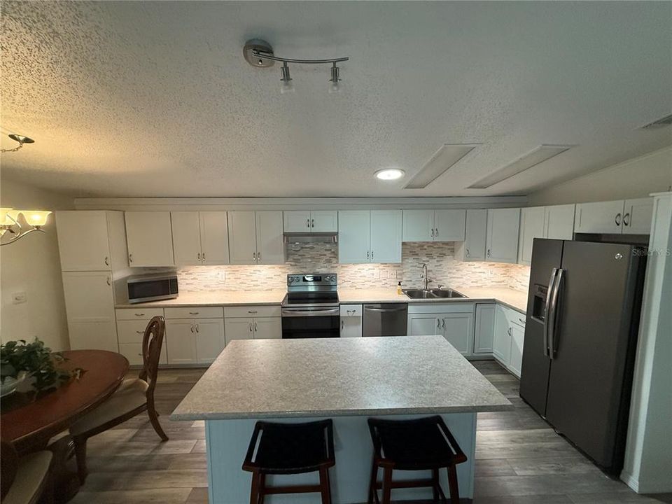 На продажу: $189,900 (2 спален, 2 ванн, 1508 Квадратных фут)