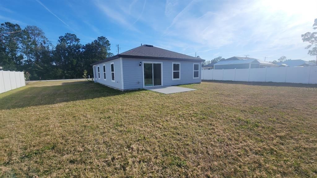 Active With Contract: $1,765 (3 beds, 2 baths, 1211 Square Feet)