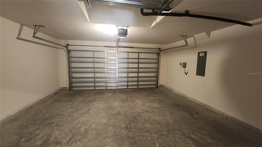Active With Contract: $1,765 (3 beds, 2 baths, 1211 Square Feet)