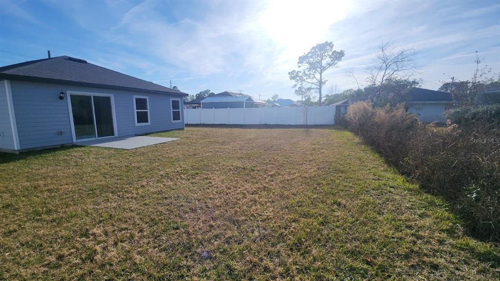 Active With Contract: $1,765 (3 beds, 2 baths, 1211 Square Feet)
