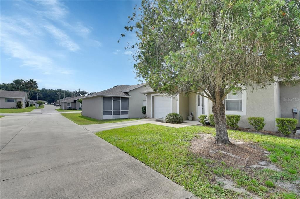 For Sale: $195,000 (2 beds, 2 baths, 939 Square Feet)