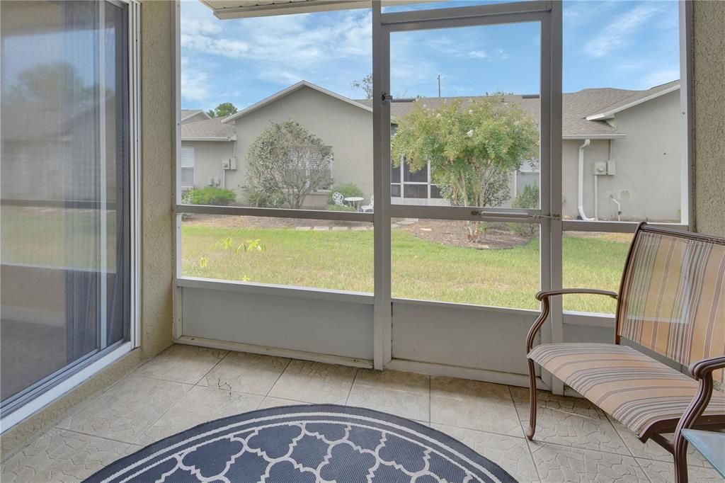 For Sale: $195,000 (2 beds, 2 baths, 939 Square Feet)