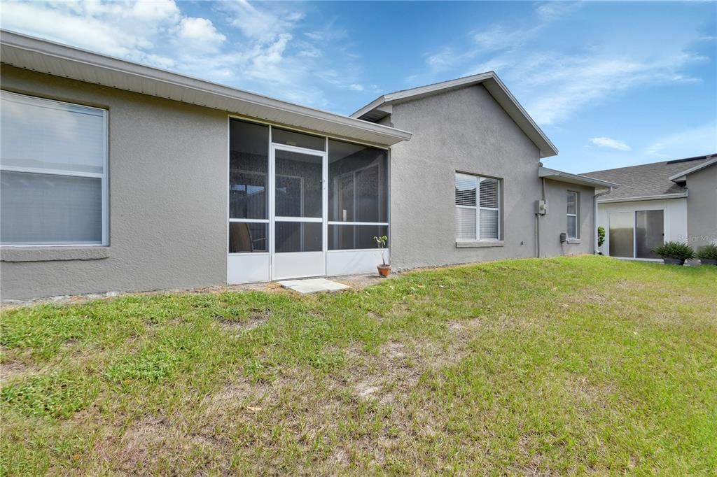 For Sale: $195,000 (2 beds, 2 baths, 939 Square Feet)