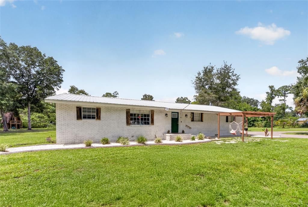 For Sale: $460,000 (4 beds, 2 baths, 2900 Square Feet)