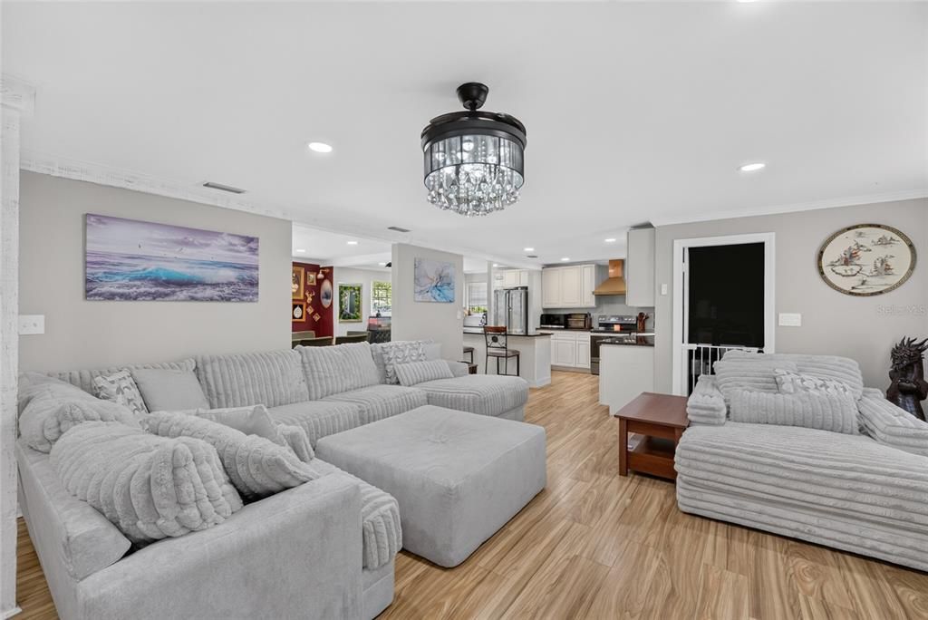 For Sale: $460,000 (4 beds, 2 baths, 2900 Square Feet)