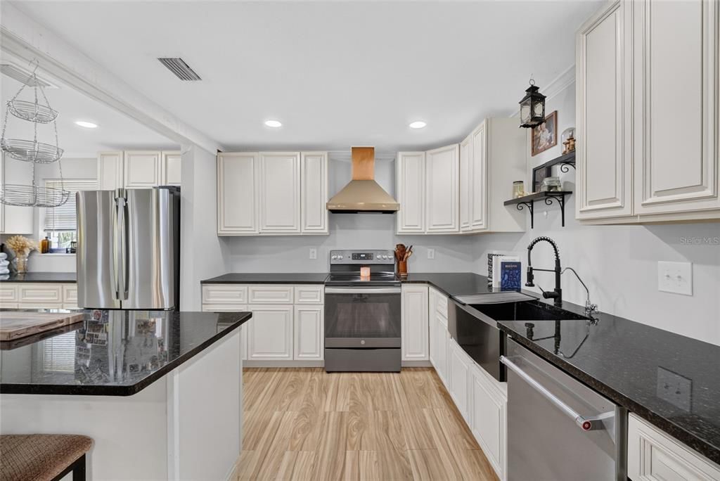 For Sale: $460,000 (4 beds, 2 baths, 2900 Square Feet)