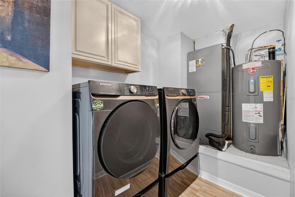 For Sale: $460,000 (4 beds, 2 baths, 2900 Square Feet)