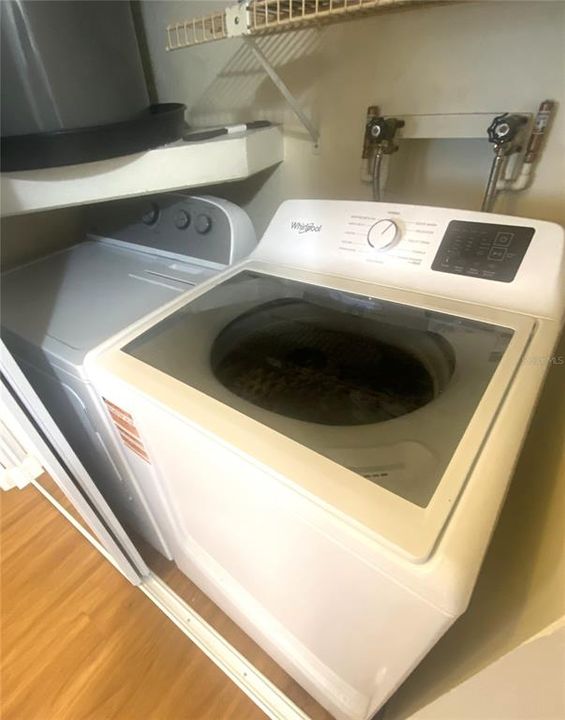 На продажу: $159,000 (2 спален, 2 ванн, 1136 Квадратных фут)