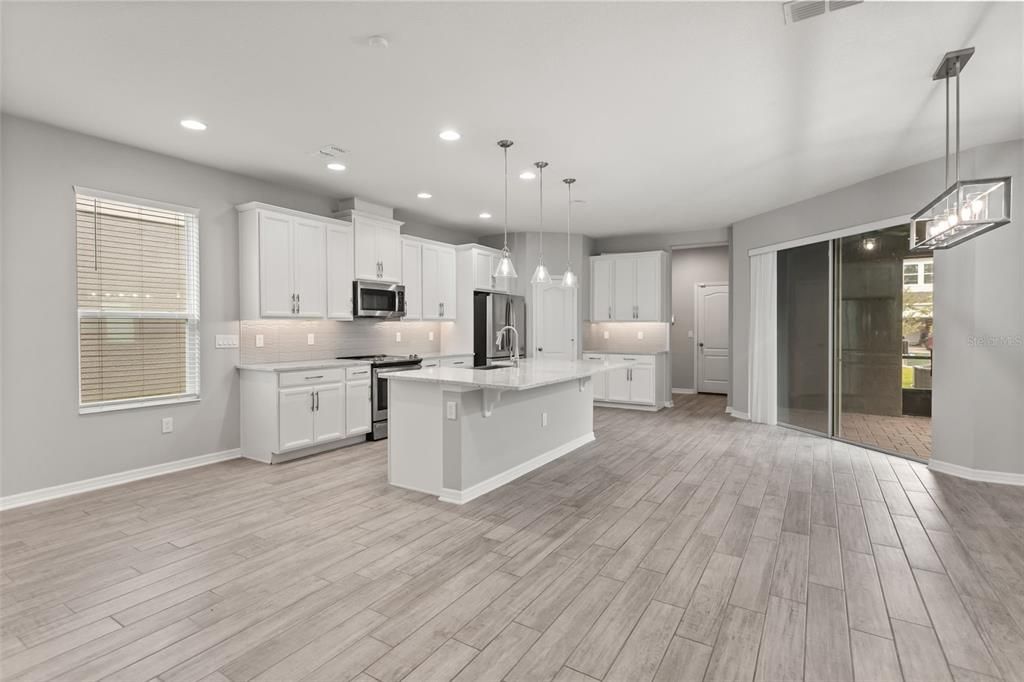 En Venta: $474,900 (4 camas, 3 baños, 2899 Pies cuadrados)