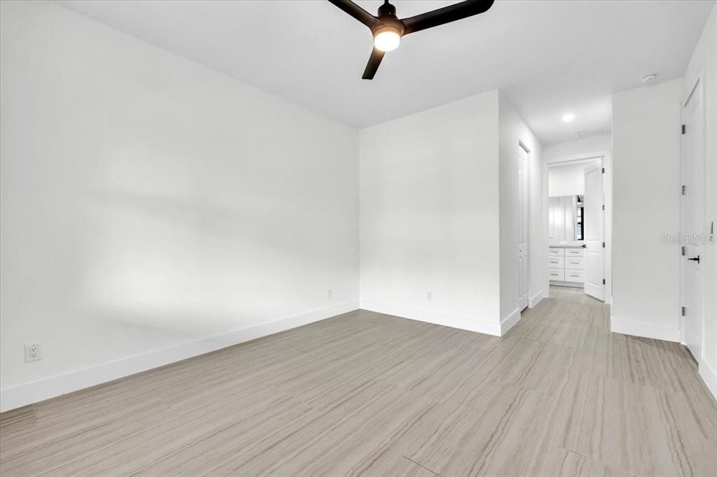 For Sale: $300,000 (3 beds, 2 baths, 1653 Square Feet)