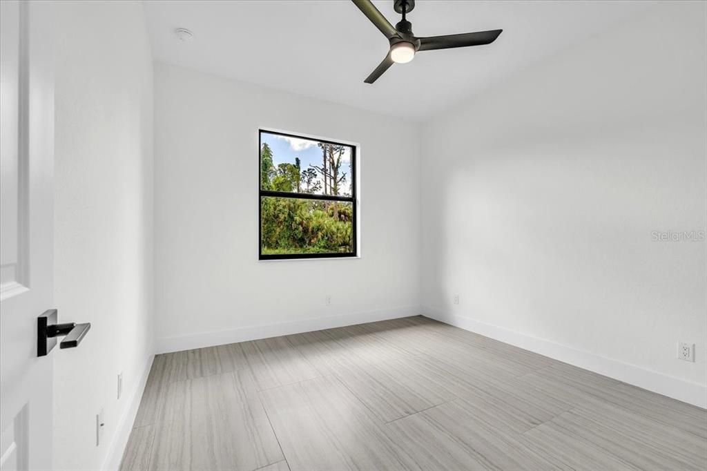 For Sale: $300,000 (3 beds, 2 baths, 1653 Square Feet)