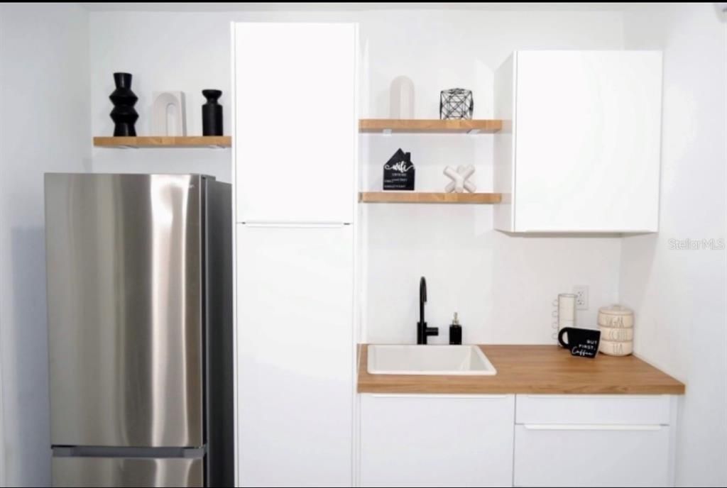 For Rent: $1,250 (0 beds, 1 baths, 400 Square Feet)