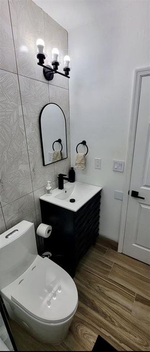 For Rent: $1,250 (0 beds, 1 baths, 400 Square Feet)