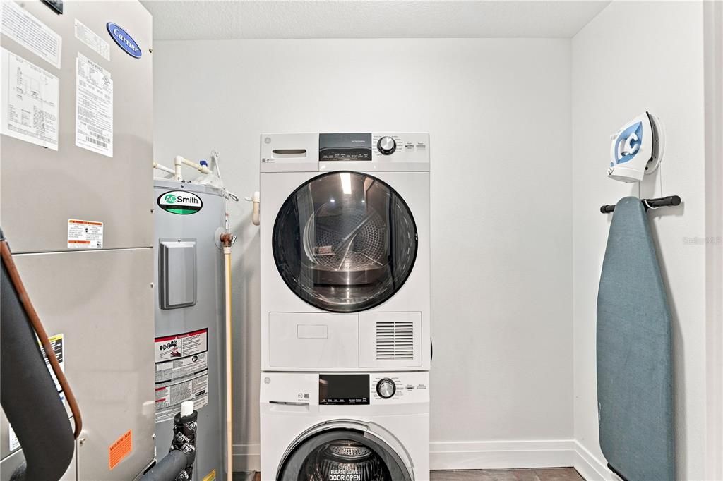 For Sale: $180,000 (2 beds, 2 baths, 1265 Square Feet)