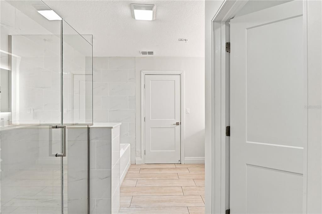 For Sale: $180,000 (2 beds, 2 baths, 1265 Square Feet)