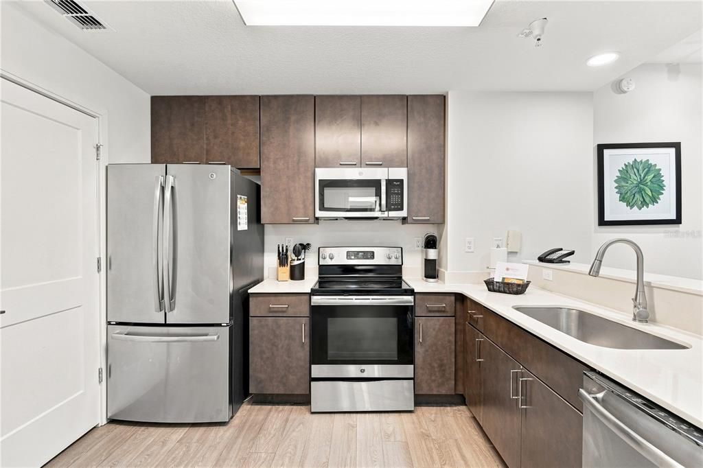 For Sale: $180,000 (2 beds, 2 baths, 1265 Square Feet)