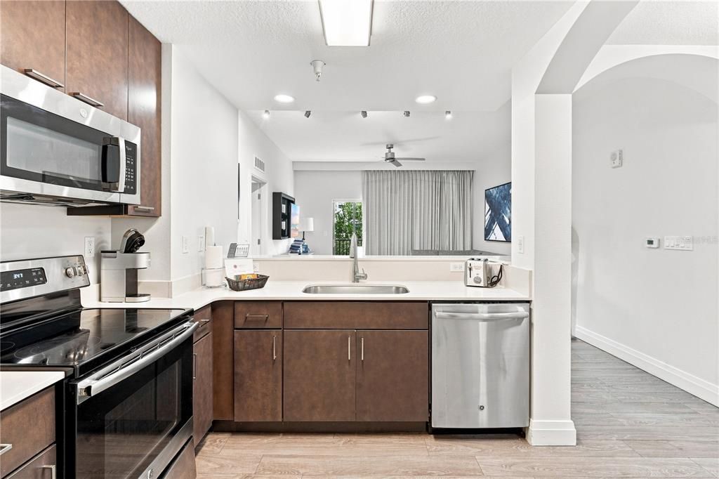 For Sale: $180,000 (2 beds, 2 baths, 1265 Square Feet)