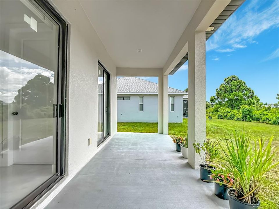For Sale: $413,600 (4 beds, 2 baths, 1643 Square Feet)
